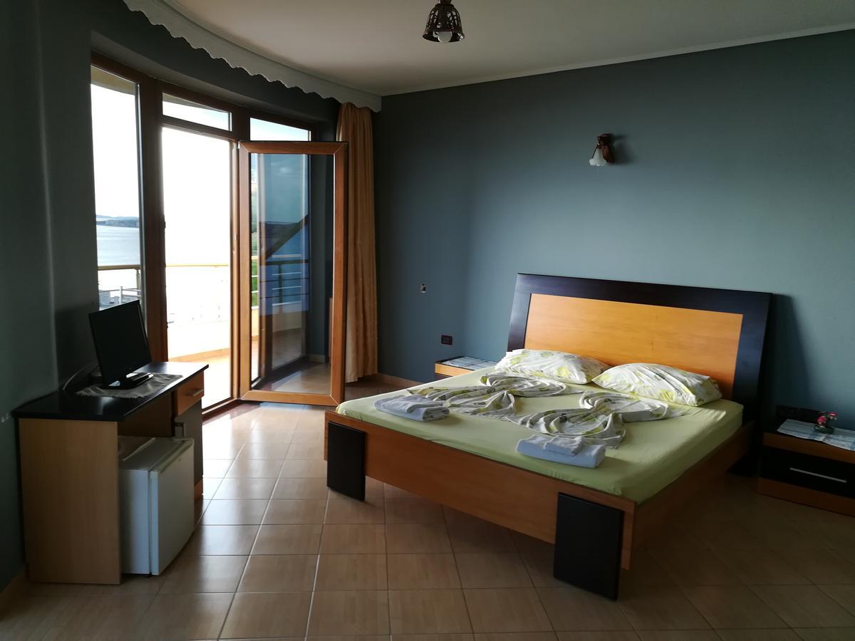 Monte-Carlo Hotel Vlorë Extérieur photo